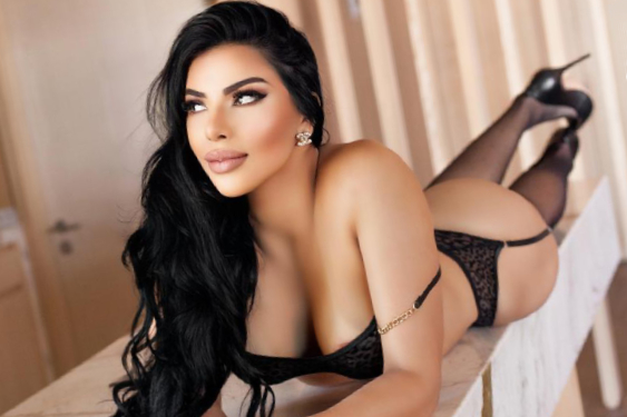 FELINA DOMINA - Foto de Capa